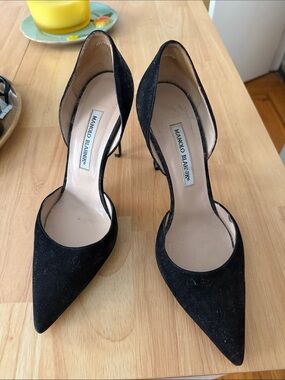 Manolo Blahnik Black Suede D'Orsay Pointed Pumps